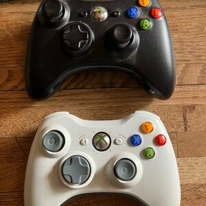 Wireless Controller Set - Black and White